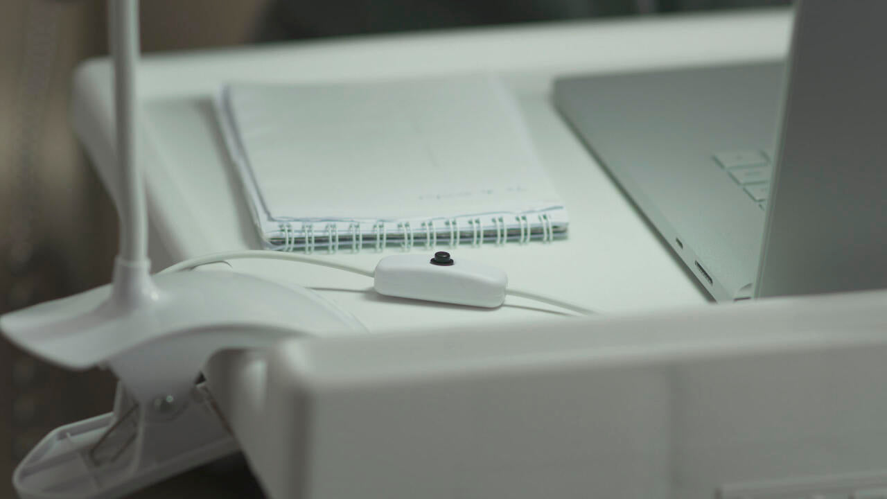 Lámpara LED Portátil con Pinza y Cuello Flexible 360º